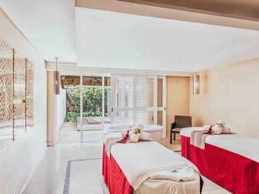 Soins relaxants au spa de l'hôtel La Pirogue Mauritius
